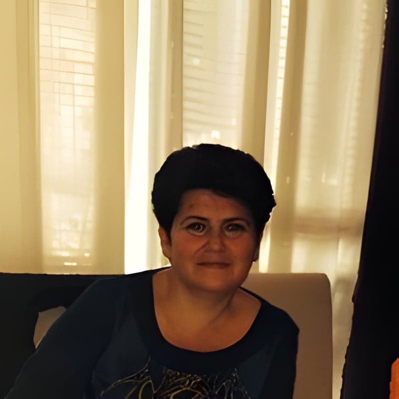 Portret i Laura Shuteriqi